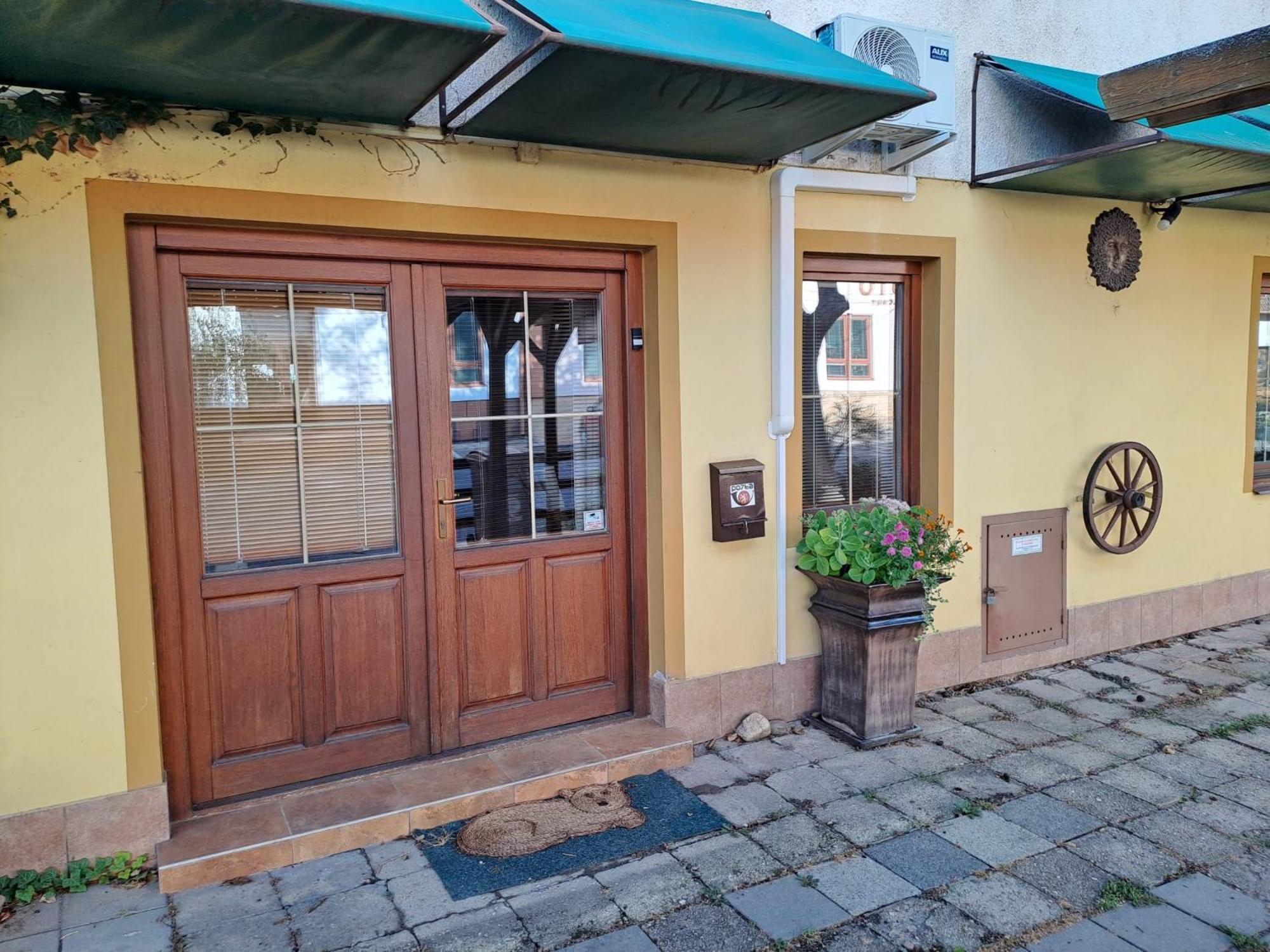Apartman Romana Postorna Exteriér fotografie
